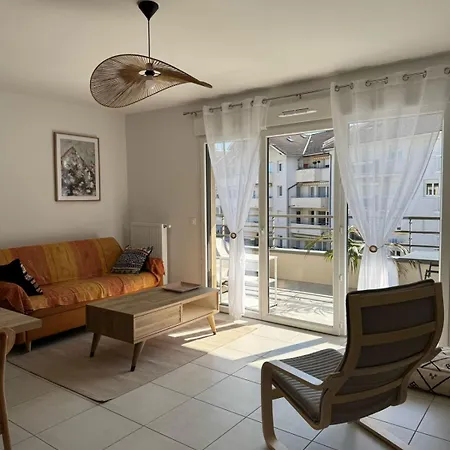 La Datcha - New T3 With Balcony & Parking Near Train Station Apartamento *