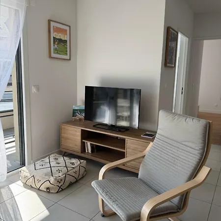 La Datcha - New T3 With Balcony & Parking Near Train Station