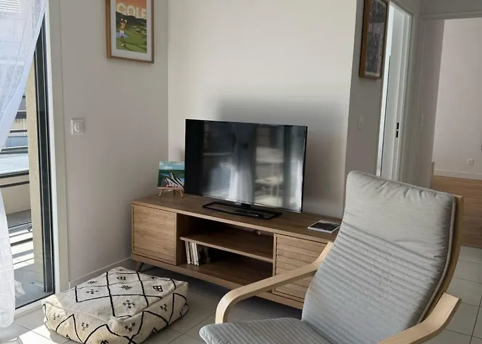 La Datcha - New T3 With Balcony & Parking Near Train Station