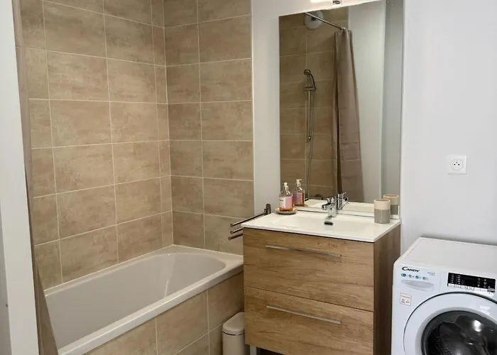 La Datcha - New T3 With Balcony & Parking Near Train Station Aix-les-Bains